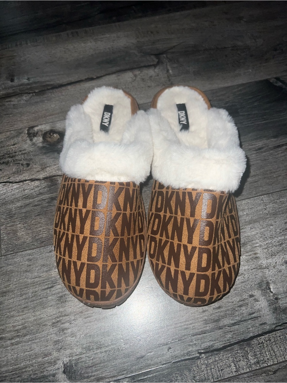 DKNY Women’s  Brown Logo Faux-Fur Lined Slip-On slippers